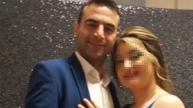 İzmir'de güzellik merkezi önünde bıçaklı dehşet: 2 ölü, 1 yaralı

