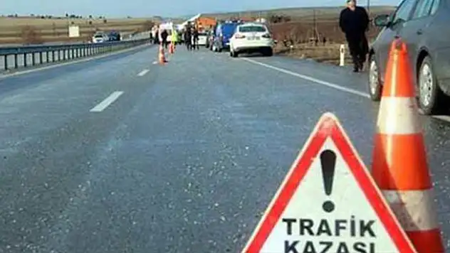 İzmir'de hafif ticari aracın çarptığı trafik polisi şehit oldu