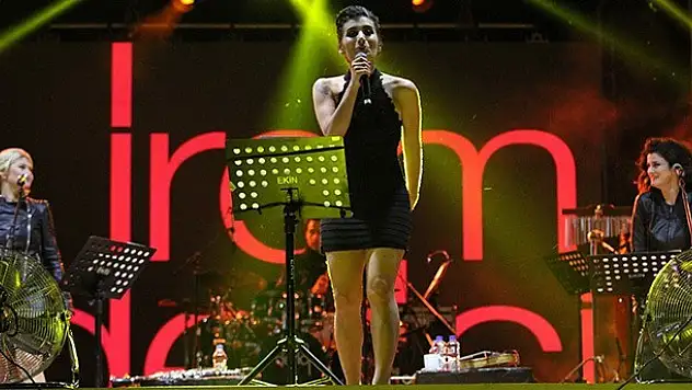 İzmir'de İrem Derici coşkusu