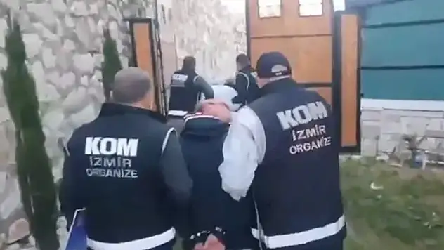 İzmir'de 'Mahzen-24' operasyonu: 8 gözaltı
