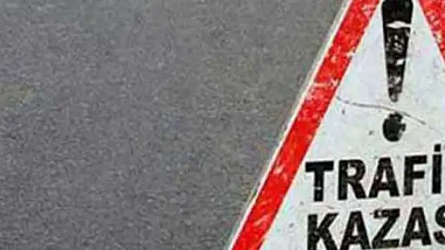 İzmir'de minibüs ile motosiklet çarpıştı: 1 ölü, 1 yaralı
