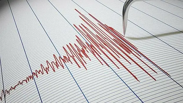 İzmir'de peş peşe deprem oldu! Çevre illerden hissedildi 