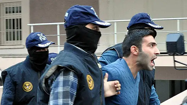 İzmir'de polise saldıran MLKP üyesi tutuklandı