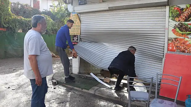 İzmir'de sağanak yağışın hasarı gün yüzünde ortaya çıktı
