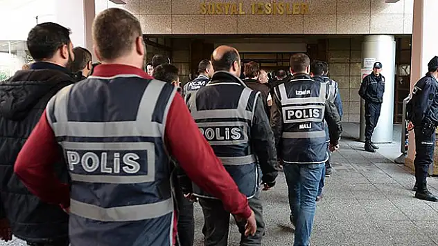 İzmir'deki Paralel Yapı operasyonunda 27 kişi ifade verdi