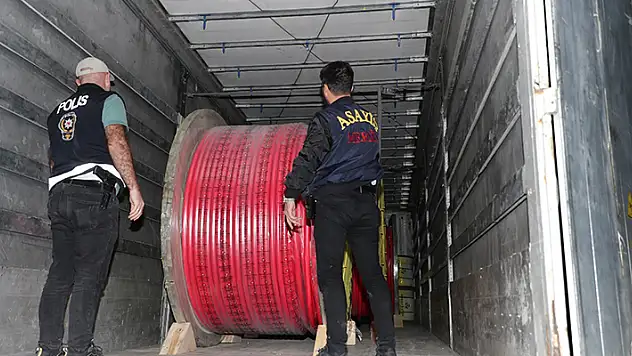 İzmir'den Konya'ya gelmesi gereken 800 bin TL değerindeki inşaat demiri Mersin'de ele geçirildi