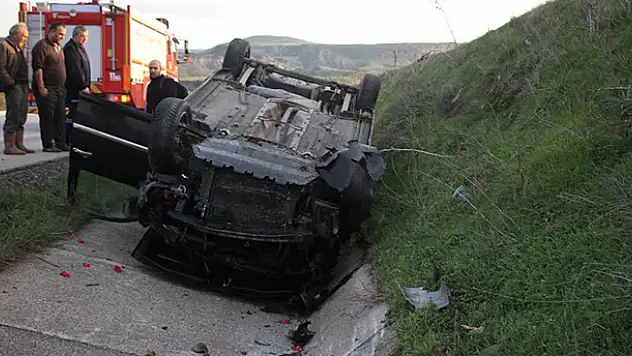 İzmir'den Konya'ya kız istemeye gelen aile Manisa'da kaza yaptı: 2 yaralı