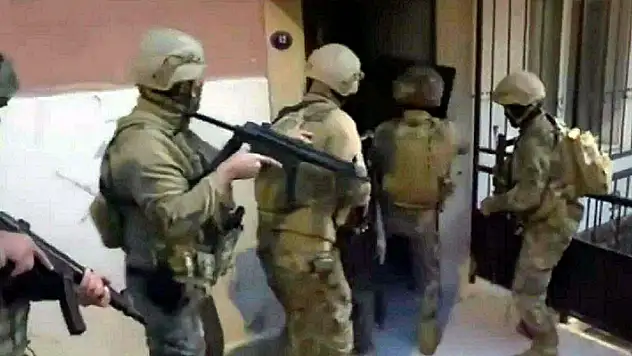 İzmir merkezli 5 ilde DAEŞ operasyonu 18 tutuklama
