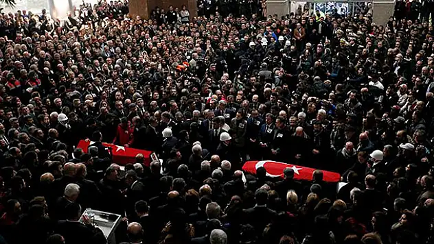 İzmir şehitleri için Adliye Sarayı'nda tören düzenlendi