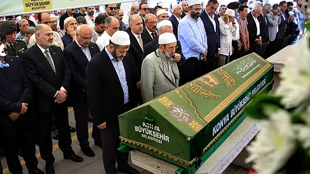 İzmir Valisi Köşger'in kayınpederi Konya'da toprağa verildi
