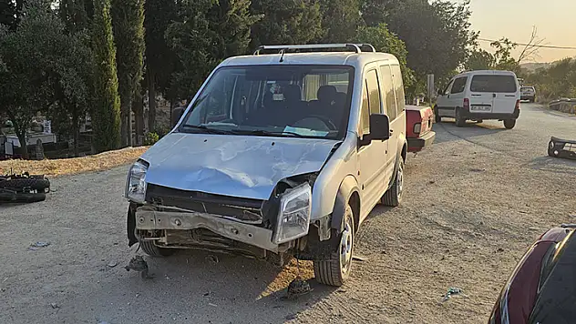 İzmir'de otomobil ile motosiklet çarpıştı: 1 ölü