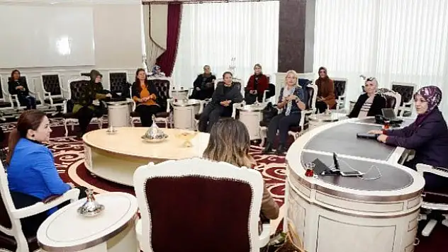 İzmirli Kadınlardan Başkan Toru'ya Destek