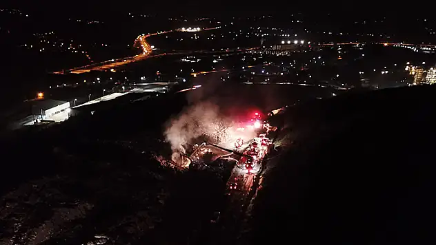 İzmit'te çöp döküm sahasındaki yangın 3 saatte söndürüldü

