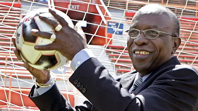 Jack Warner, ömür boyu futboldan men cezası aldı