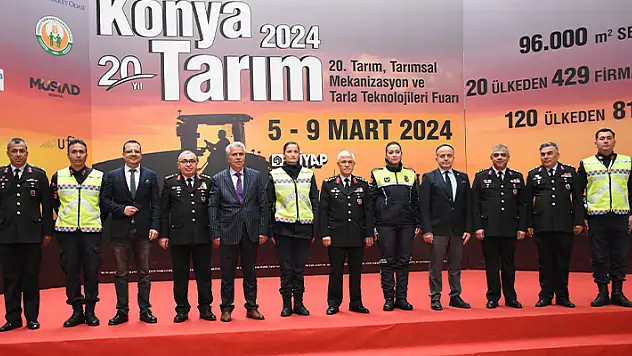 Jandarma Genel Komutanı Orgeneral Arif Çetin, Konya Tarım Fuarı'nı ziyaret etti
