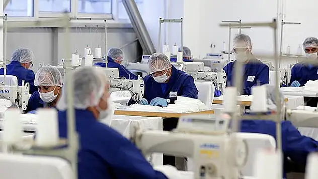 Jandarma günde 100 bin maske üretiyor