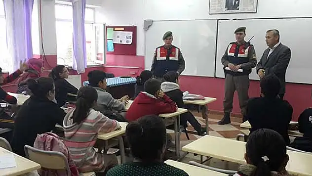 Jandarmadan köy okullarında uyuşturu eğitimi