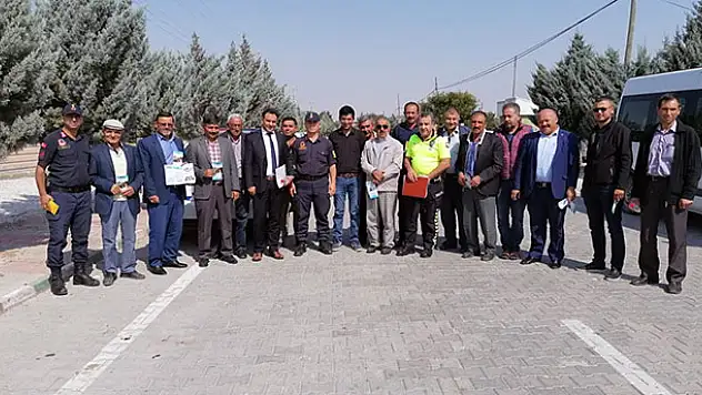 Jandarmadan okul servis aracı sürücülerine trafik semineri