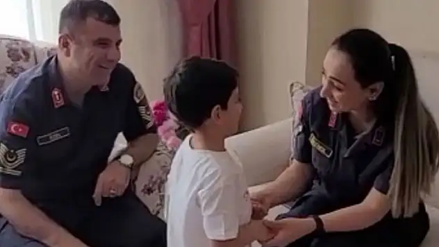 Jandarmadan şehit çocuğuna sürpriz doğum günü