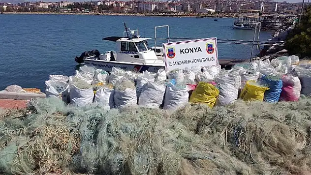 Jandarmanın Gölden Topladığı Yasak Ağ İmha Edildi
