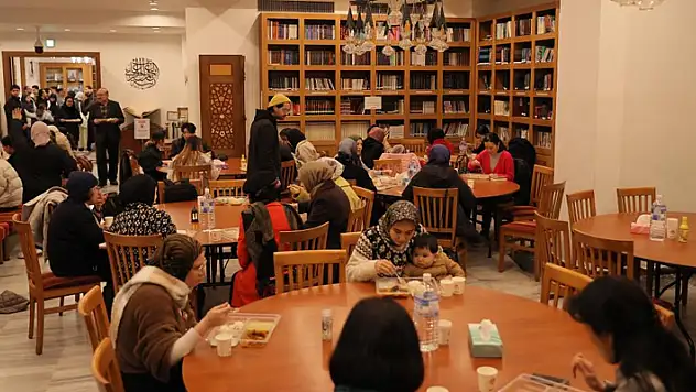 Japonya'da ilk iftar yapıldı
