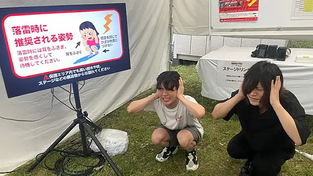 Japonya'da konser alanına yıldırım düştü: 9 yaralı
