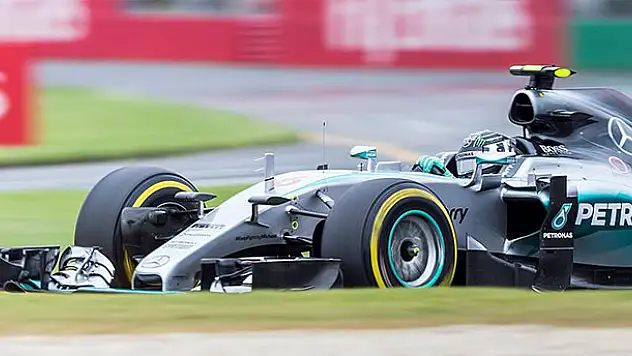 Japonya Grand Prix'sine Rosberg ilk sırada başlayacak