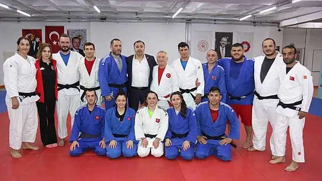 Judocular güç depoluyor
