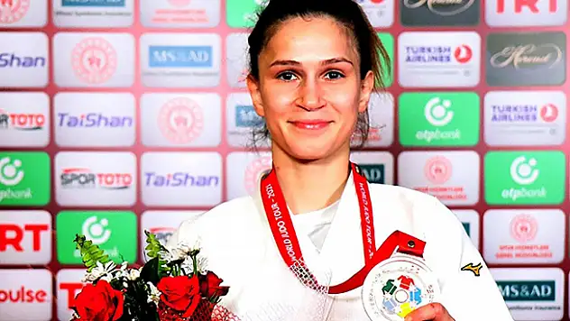 Judoda Antalya Grand Slam müsabakalarında Gülkader Şentürk bronz madalya kazandı