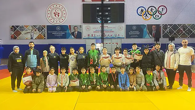 Judoda madalya yağmuru!
