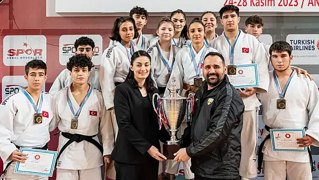 Judoda şampiyon Büyükşehir
