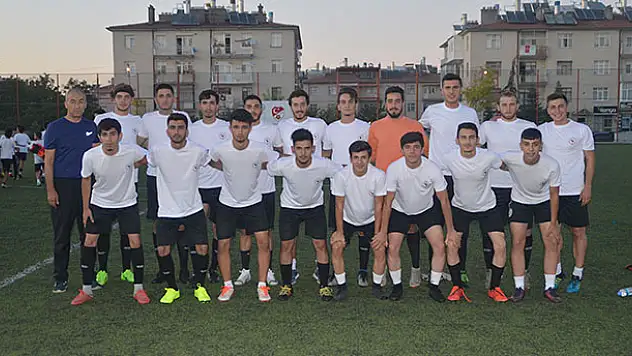 K. Kartallar seriye bağladı