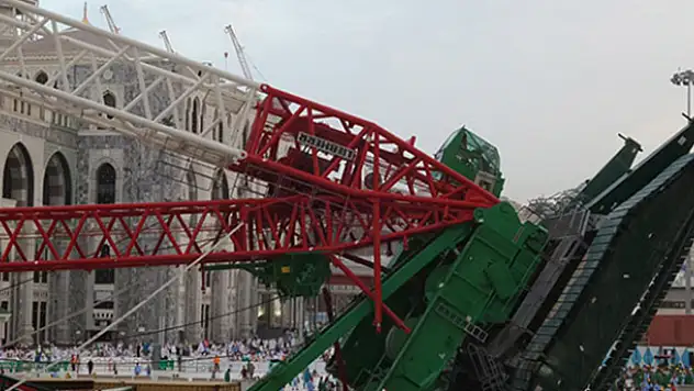 Kabe'de vinç kazasında ölenlerin kimlikleri belli oldu