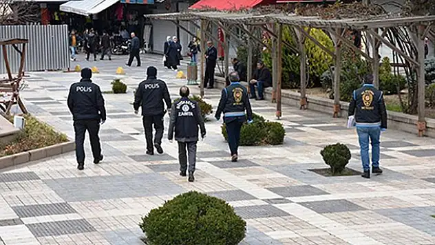 Kabine toplanıyor! Sakağa çıkma yasağı ile restoran-kafe yasağı kalkıyor yüz yüze eğitim başlıyor