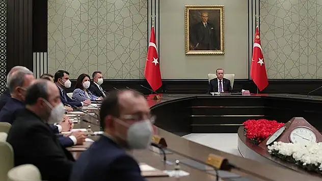 Kabine toplantısı ileri bir tarihe ertelendi

