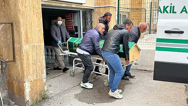 Kabus geri döndü! Sivas'ta 2 çocuk annesi keneden öldü