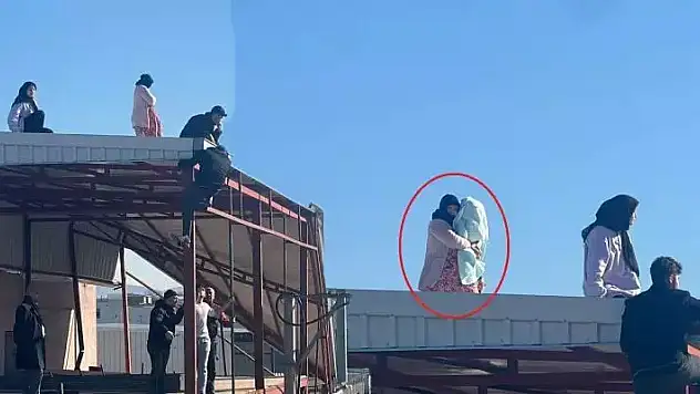 Kaçak kata direndi! Kucağındaki bebeğin canını hice saydı
