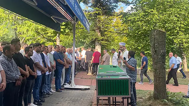 Kaçak ocakta ölen madenci toprağa verildi
