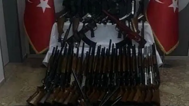 Kaçak silah ticareti yapan ve depolarında cephanelik ele geçirilen 3 şüpheli serbest bırakıldı

