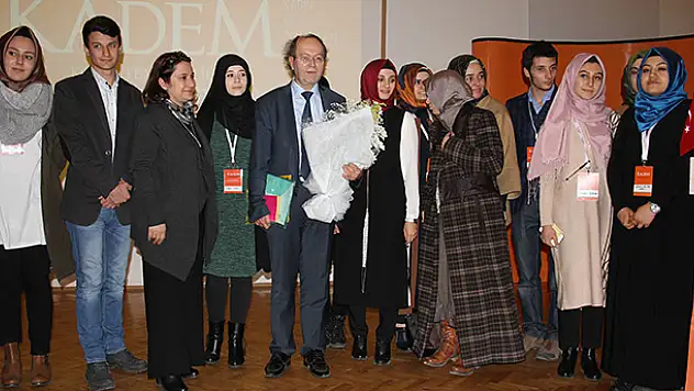 KADEM'de 'Nasıl Bir Gençlik?' söyleşisi