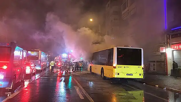 Kadıköy'de İETT otobüsünde yangın çıktı