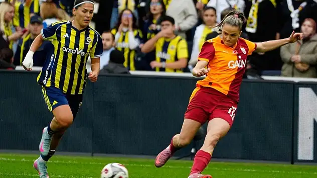 Kadın futbolunda derbi ateşi