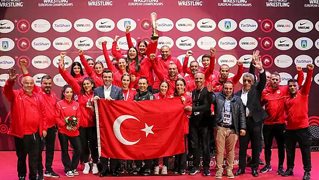 Kadın Güreş Milli Takımı Avrupa ikincisi oldu

