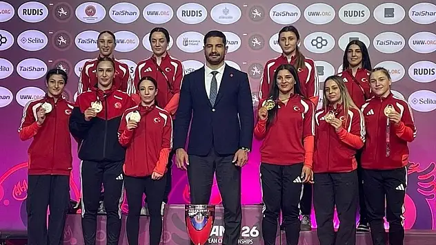 Kadın milliler, Avrupa'da göz doldurdu