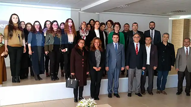 Kadına şiddet toplumu güçsüzleştirmektedir