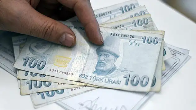 Kadına şiddet uygulayan çalışanın ücretini 1 yıl eşi alacak