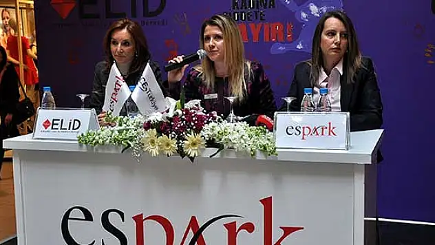 Kadına yönelik şiddete karşı 'sevgi tüneli' kurdular