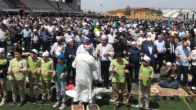 Kadınhanı ilçesinde yağmur duası yapıldı

