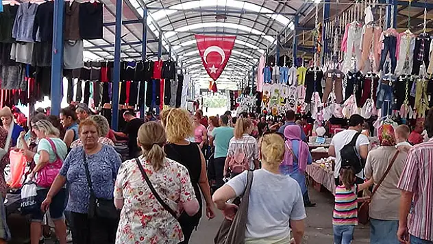 Kadınlar yüzde 40-70 indirimlere dayanamıyor