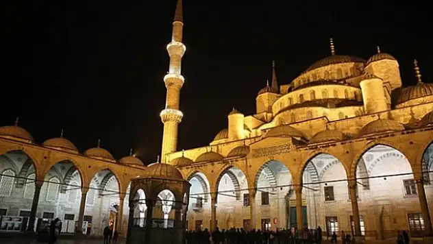 Kadir Gecesi bugün  idrak edilecek